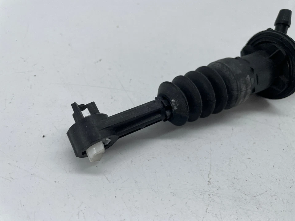 RENAULT MEGANE MK3 CLUTCH MASTER CYLINDER UNIT 1.6 PETROL 360100019R 2008-2016 - Image 4 of 4