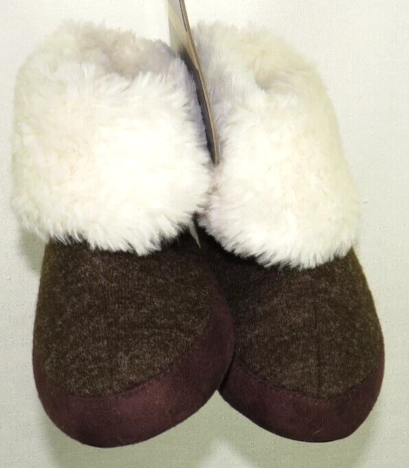 Chinelos femininos Isotoner marrom pele sintética aparada botas de espuma com memória tamanho P - Imagem 4 de 4