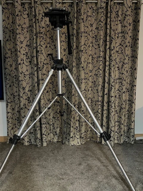 trípode cámara con cabezal fluido manfrotto Foto 2 de 4