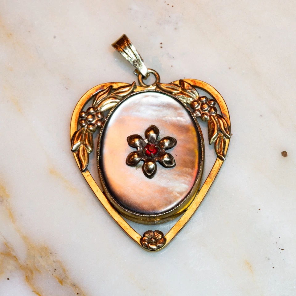 Vintage Heart-Shaped Locket - Image 4 of 4