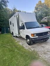 2004 Ford E-Series Van 