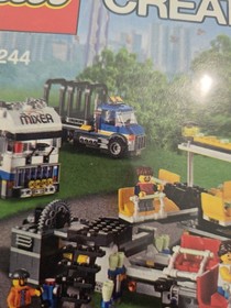 LEGO Creator Expert: Fairground Mixer (10244) Read Description 