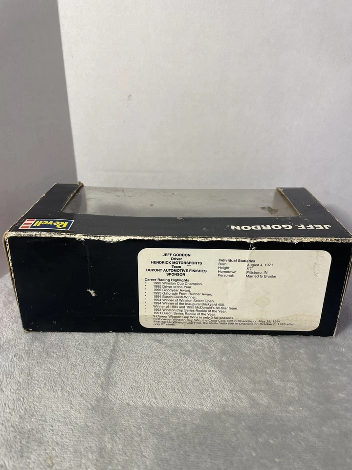 Coche Nascar Revell Jeff Gordon #24 Du Pont 1996 diecast 1:24 Foto 2 de 4