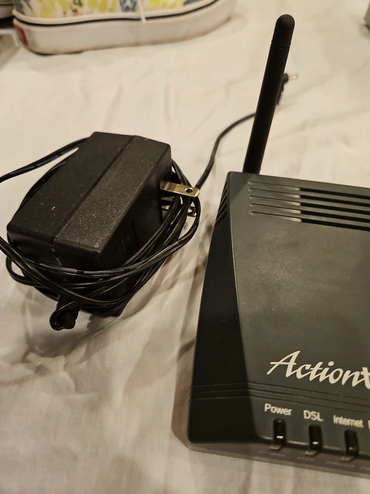 Actiontec GT701-WG -Port DSL Modem Black With Power - Image 3 of 4