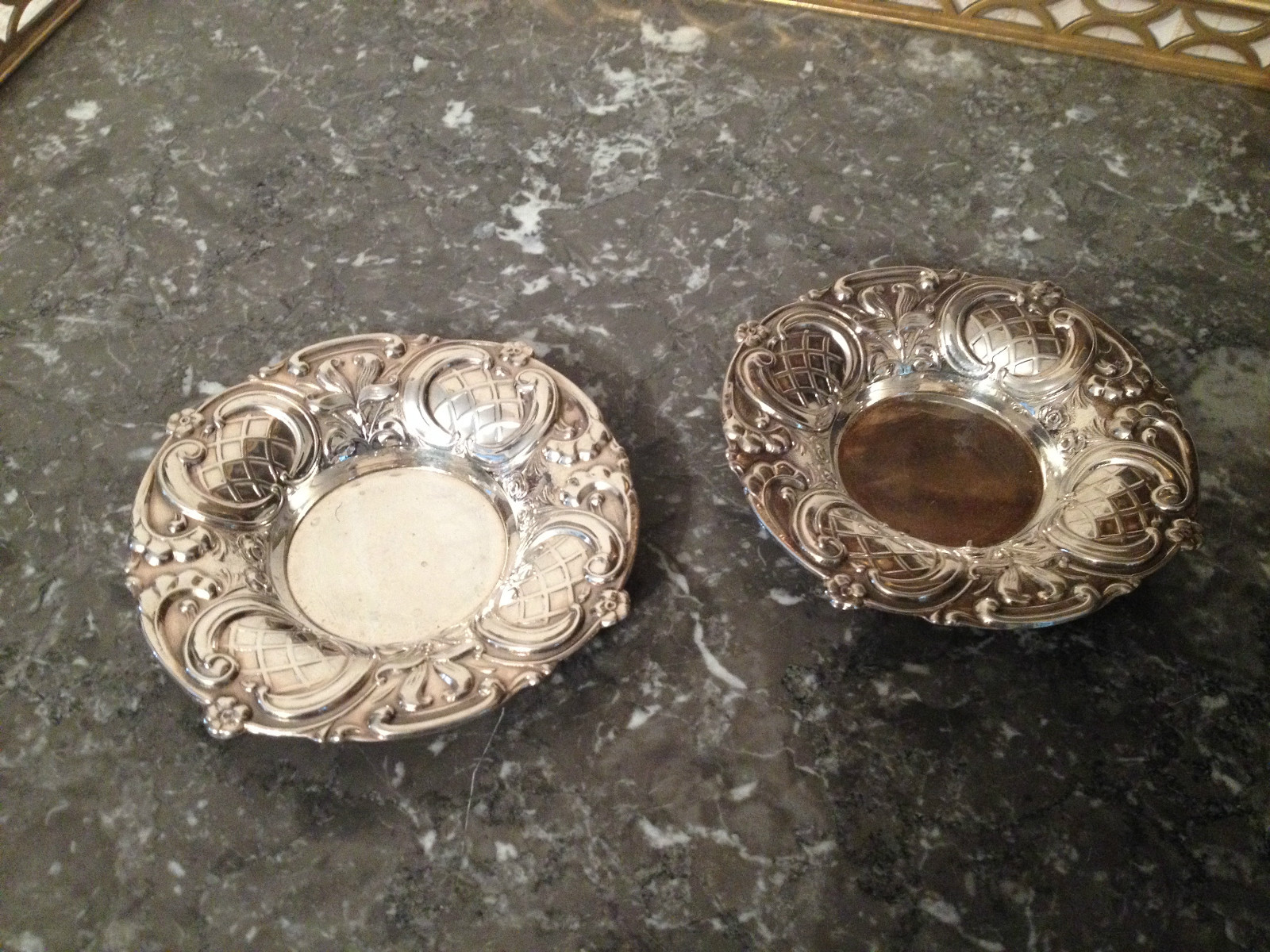 España, par de salones de mesa, plata maciza. Principios de XX °.