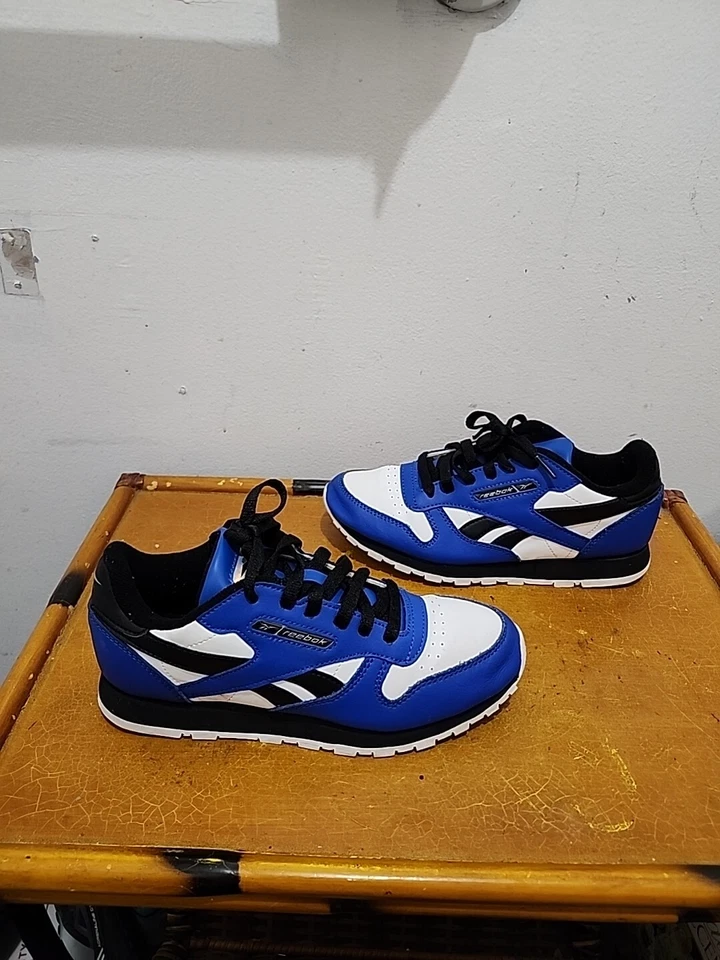 Reebok Classic Blue White Black Low Size 4.5 Youth Athletic Shoes  - Image 2 of 4