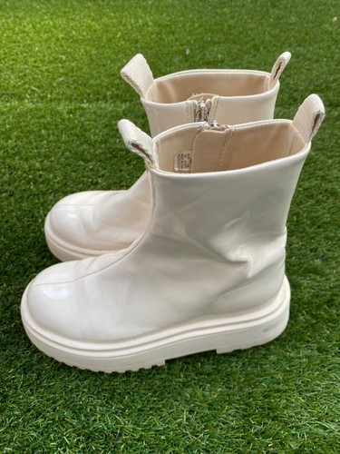 Zara Boots Youth 33 Ankle Chelsea Casua Off-White Faux Leather Zipper Round Toe - Picture 3 of 5