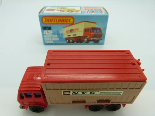 Boxed Matchbox Lesney 42 Mercedes Container Truck Black Wheels