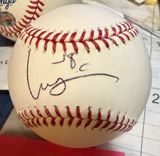 LUIS CASTILLO---CINCINNATI REDS---AUTOGRAHED BASEBALL