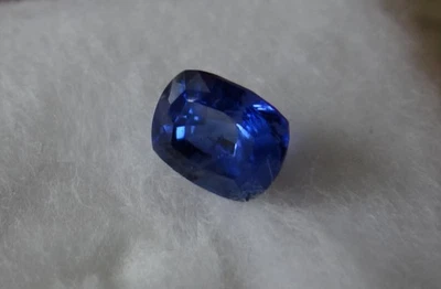 Natürlicher Blauer Saphir 2,19 ct Sri Lanka,  AAA Zertifiziert Edelstein - Bild 1 von 4