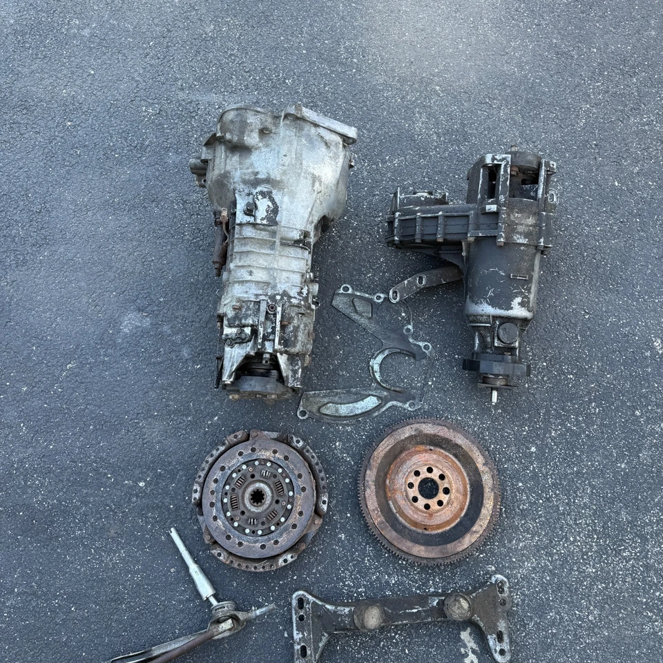 BMW E30 325IX MANUAL TRANSMISSION TRANSFER CASE SWAP 2600134690 GETRAG - Image 2 of 4