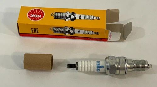 NGK Spark Plug CR9EH-9 (7502) - NEW IN BOX - Made in Japan