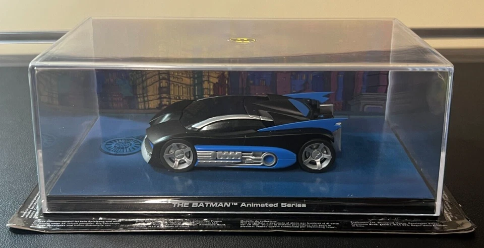 2013 Batman Automobilia #18 Magazine w/DIECAST Car DC Animated Series COLLECTOR! - Image 4 of 4