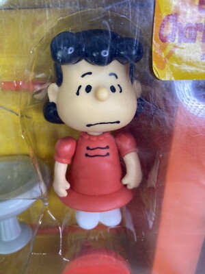 (未使用･未開封品)　Peanuts Good Ol&#39; Charlie Brown 3 Pack of Figures Including: Lucy Snoopy and Pig Pen 7z28pnb Peanuts Memory Lane Good Ol Charlie Brown Lucy Snoopy
