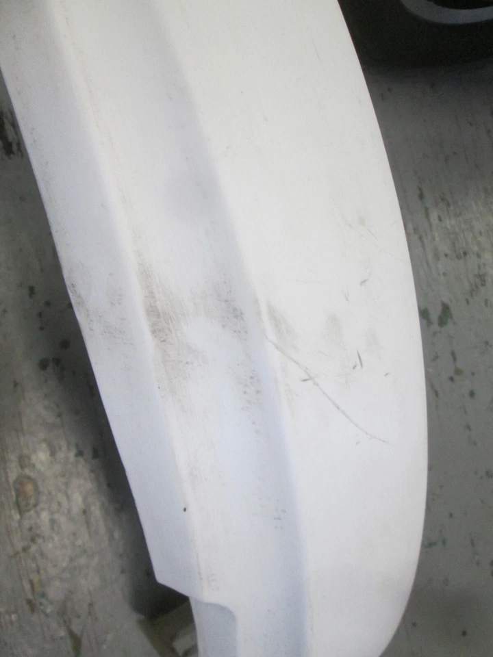 Guardabarros delantero OEM YAMAHA 1982 - 1984 XT125 / 1982 - 1985 XT200 15A-21511-00-00 Foto 4 de 4