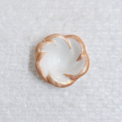 Ceramic Flower Buttons 18mm x 5 Shank White Gold Rim Novelty Sewing Shirt Crafts - Picture 3 of 7