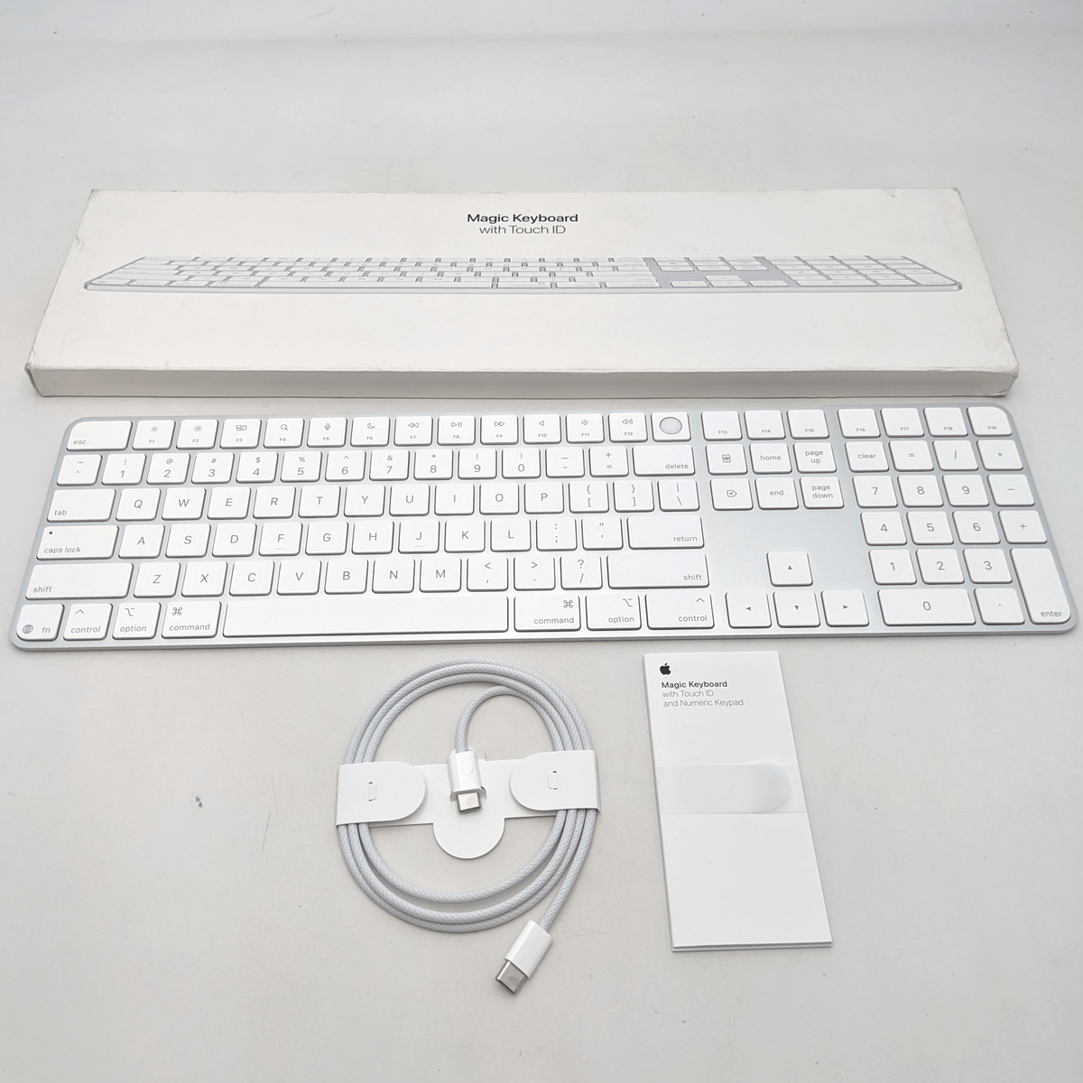 Apple Magic Keyboard for iPad ホワイト Magic Keyboard for iPad Air 11-inch (M2) - US English