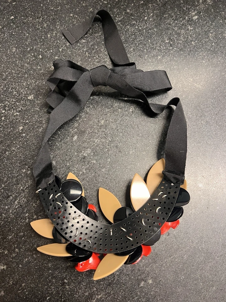 P.A.R.O.S.H Plastic Floral & Ribbon Bib Necklace Made In Italy Red Brown & Black - Image 3 of 4