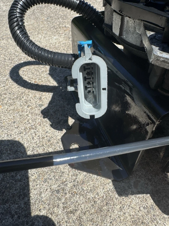 Chevrolet Tahoe 1998-1999 bomba de inyección de aire secundaria 5,7 L 12555164 Foto 4 de 4