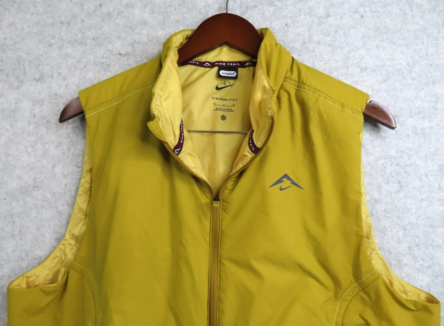Nike Vest Mens Medium Yellow Trail Therma-FIT Insulated Puffer Zip FZ0001-716