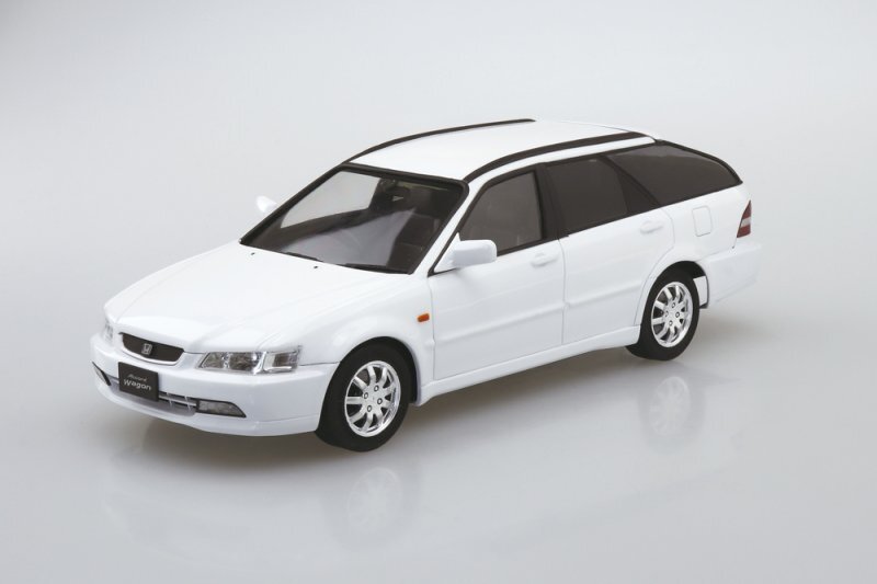 アオシマ　HONDA Accord WGN2.2l VTLプラモデル組立完成品 s-l1200.jpg