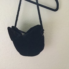 VTG. saks fifth ave.evening velvet bag blk.lined cross body flap closure blkcord