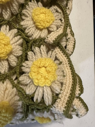 Daisy Chain Crochet 3D Knitted Afghan Throw Blanket Yellow Green 55x65 - Picture 3 of 13