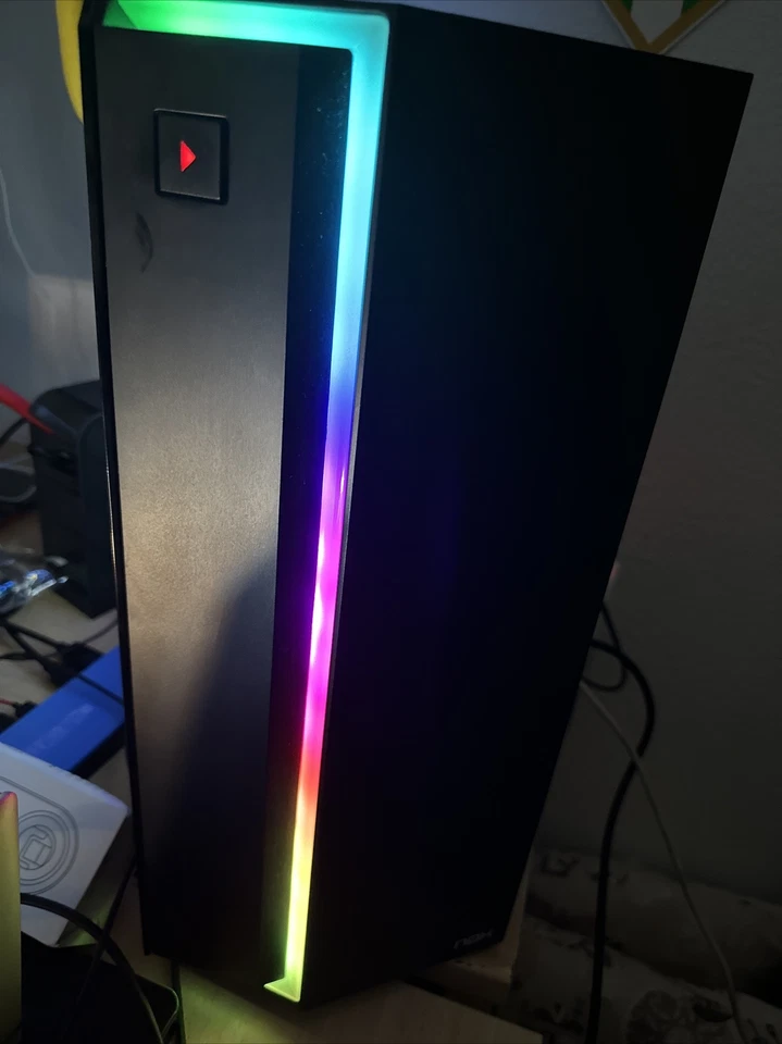 PC GAMING SOBREMESA CON LEDS - Imagen 3 de 4