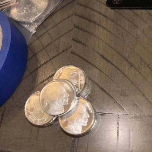 (20) SilverTowne 1/4 oz Buffalo Rounds .999 Fine Beauties!