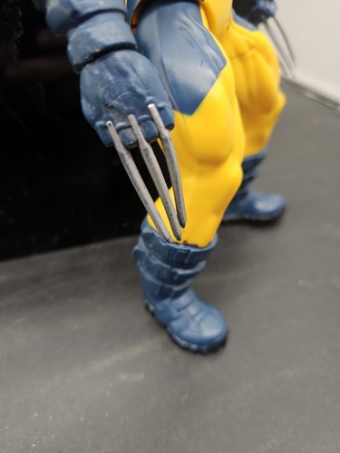 Hasbro Marvel 10" Electronic Claw Slash Wolverine Talking Action Figure - Picture 14 of 15