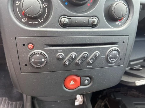 Sistema Audio/Radio Cd para RENAULT CLIO III Emotion 2006 2555212 - Imagen 1 de 3