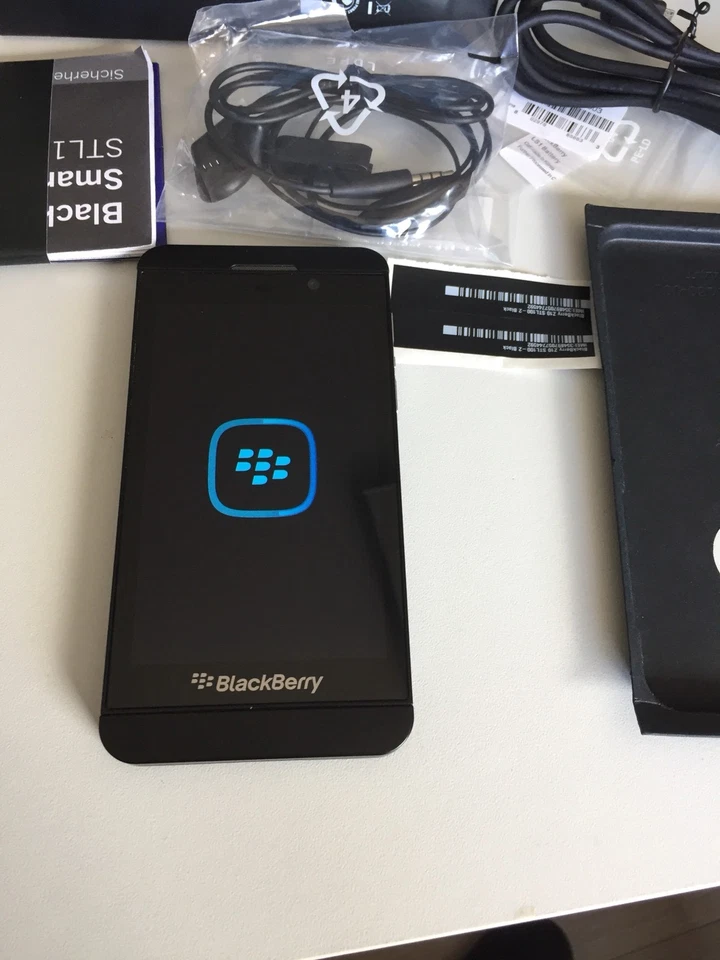 BlackBerry Z10 16GB Schwarz (Ohne Simlock) Smartphone Neuwertig !!! - Bild 1 von 4