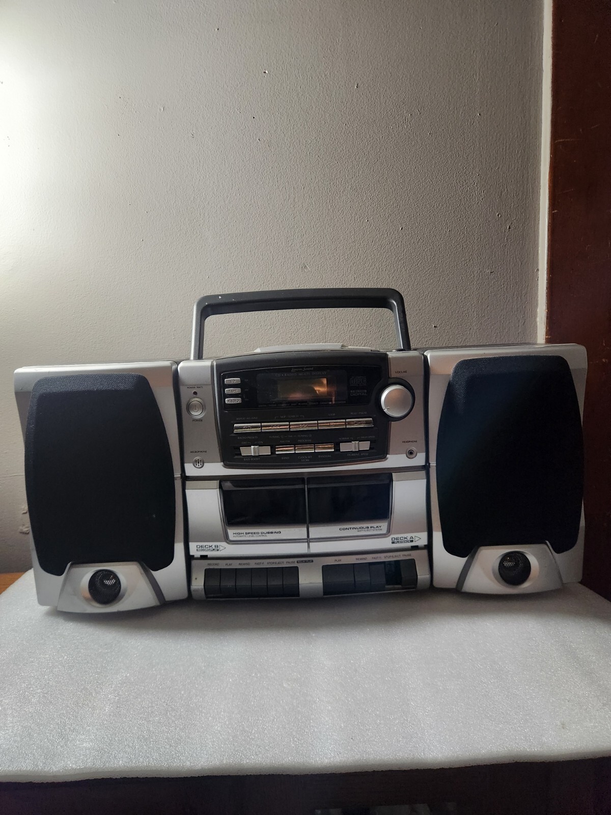 Lenoxx Sound Compact Disc Portable Stereo Model CD-160 CD Won't Play Dirty?