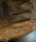 RAWLINGS RICKEY HENDERSON RBG135 RHT LITTLE LEAGUE BASEBALL GLOVE — photo 3