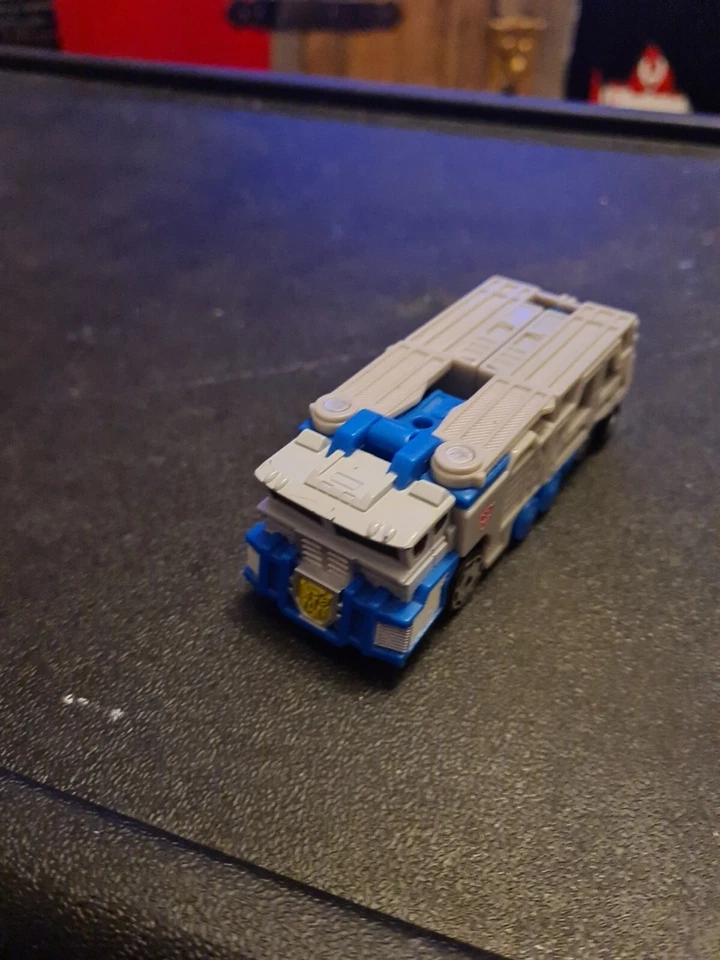 2002 Transformers Robots in Disguise Ultra Magnus Basic Class - Complete - Image 2 of 4