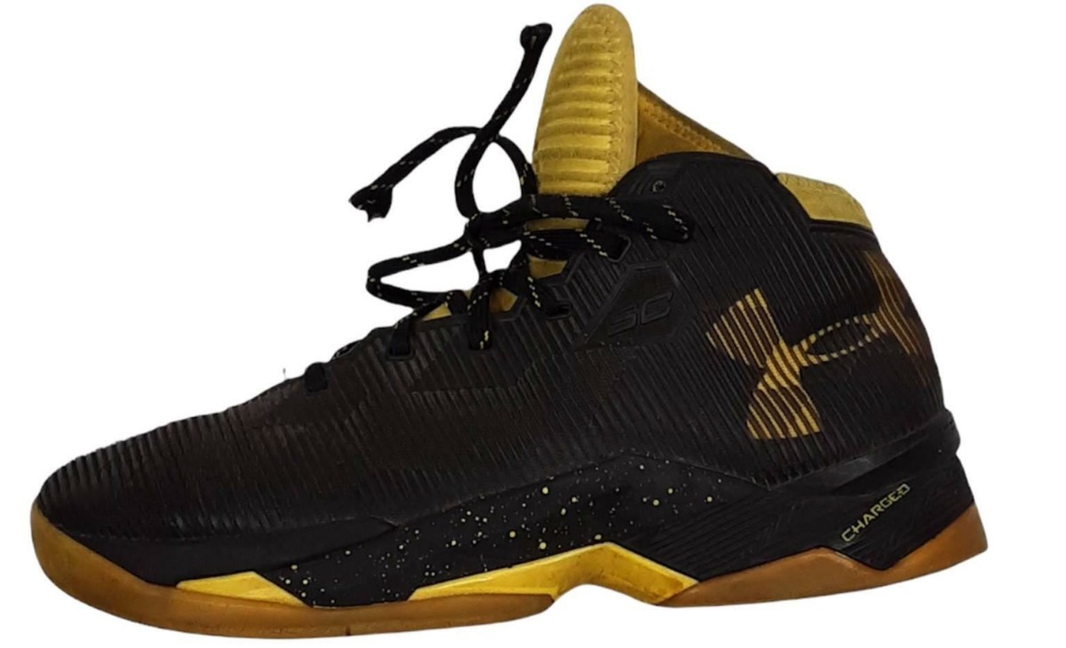 ☺UNDER ARMOUR CURRY 2.5 (TAXI) 28.5 Under Armour Black/Yellow Curry 2.5 Taxi Sneaker Youth (Size: 8