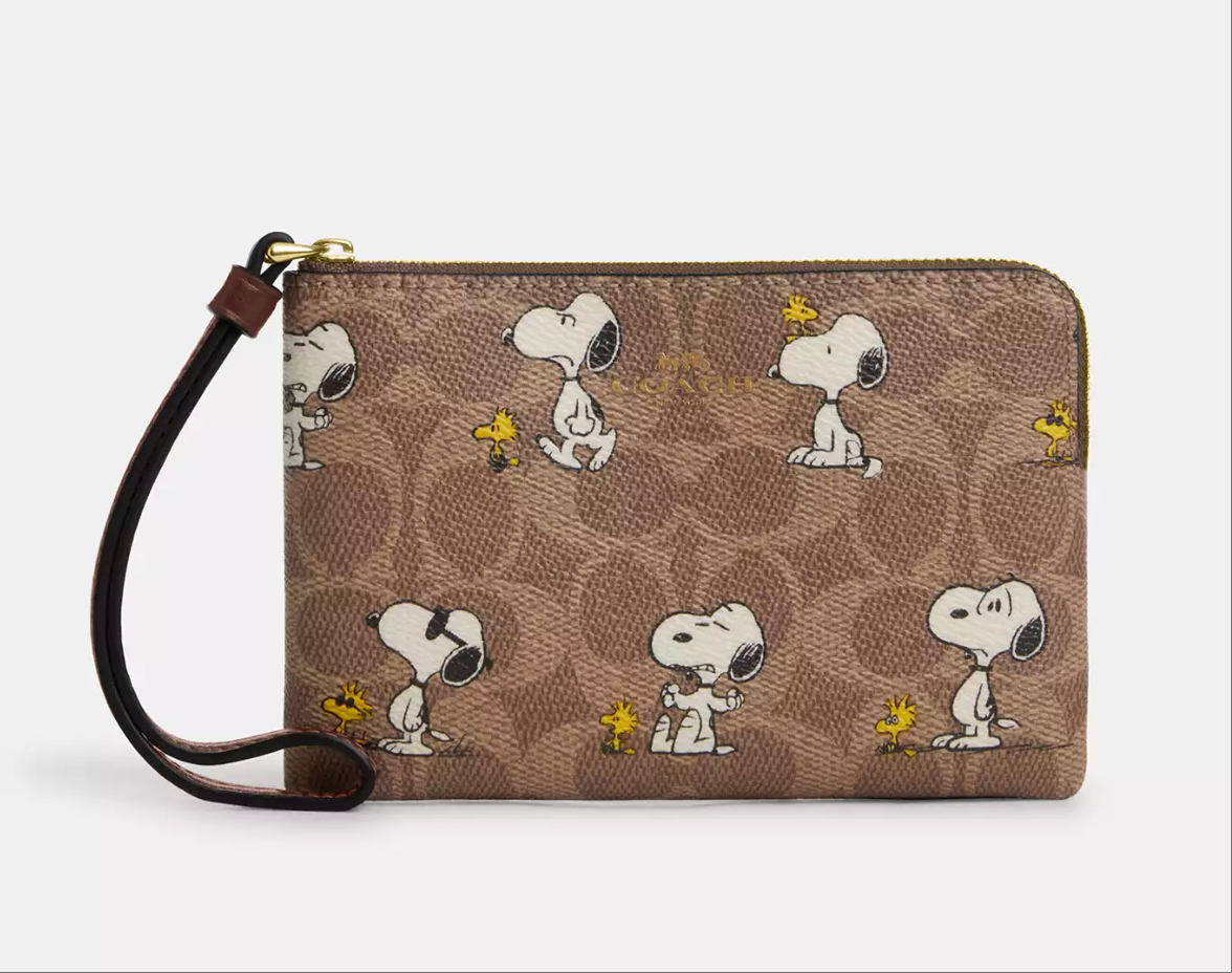NWT Coach X Peanuts Corner Zip Wristlet In Signature With Snoopy