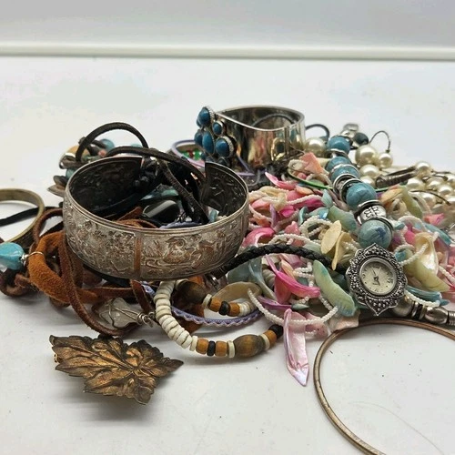 Vintage Estate Costume Jewelry Lot 1lb 5oz Necklaces Rings Earrings Mixed As Is