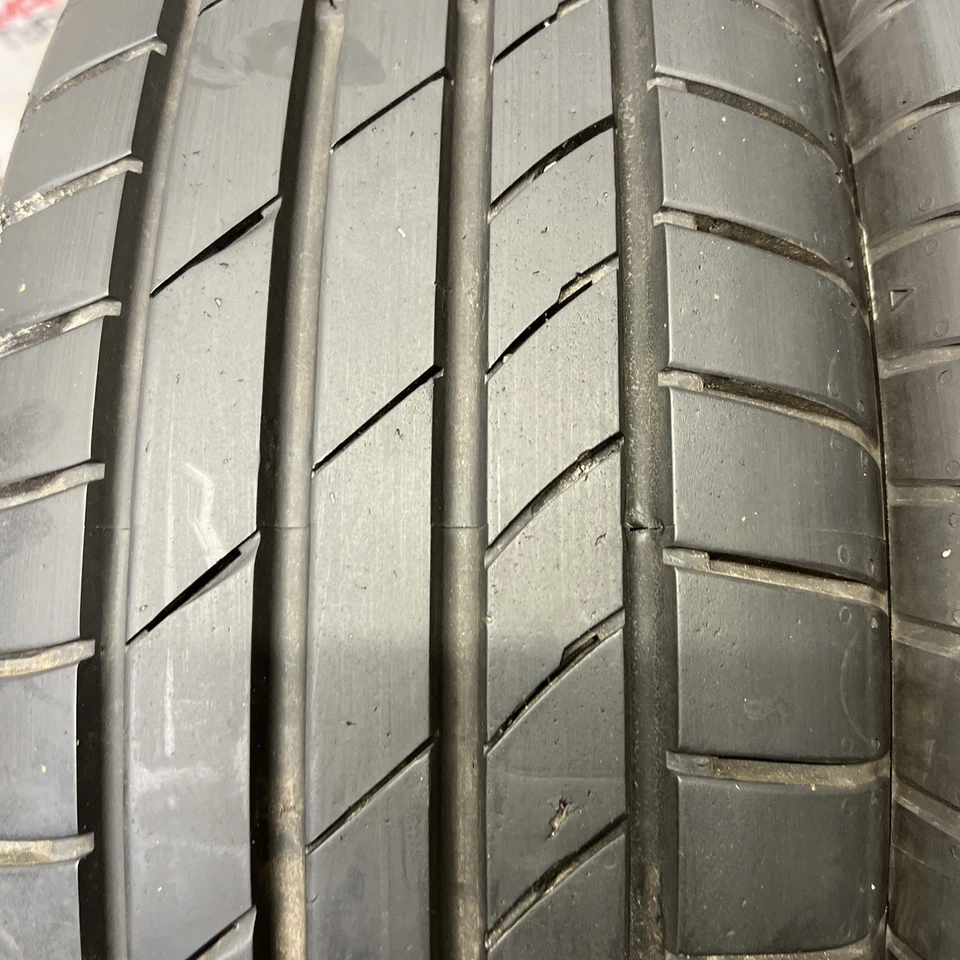 2X 205 60 R16 92V KUMHO ECEST,  Tread 6.1/4.2mm(E6909) Tested - Image 4 of 4