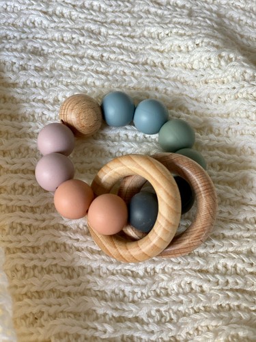 Milestone Card & Rattle Teether Gift Set Newborn Baby Shower Announcement Disc - Picture 30 of 34