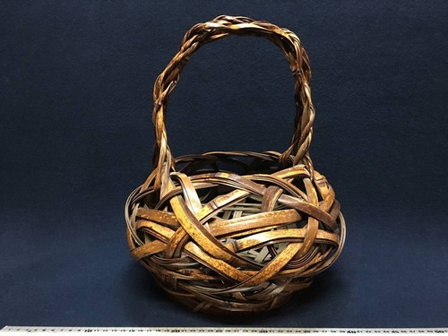 Vase panier en bambou Ikebana