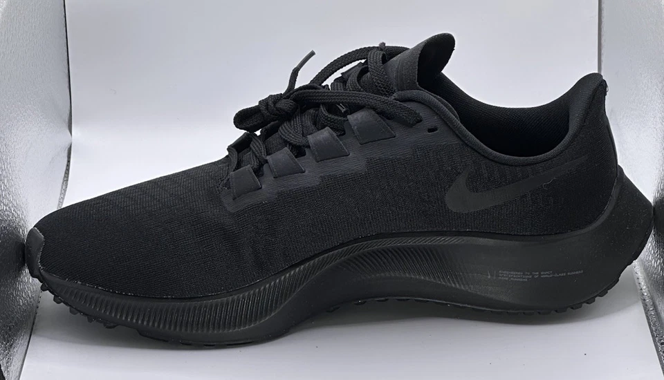 Size 9 - Nike Air Zoom Pegasus 37 Black Dark Grey - Image 2 of 4