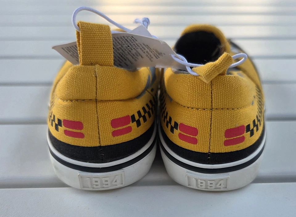 Zapatos de lona antiguos azul marino para niños pequeños amarillos sin cordones para taxi/coche talla 9 nuevos con etiquetas Foto 2 de 4