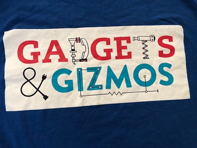 GADGETS & GIZMOS Scientific Equipments Employee STAFF Rare T-shirt Adult  M