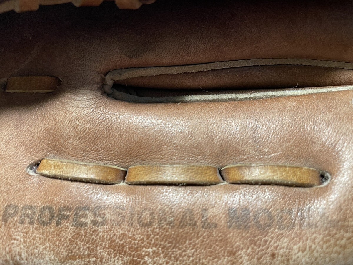 Vintage Mizuno Max Flex MT 2600 RH Glove Professional Model