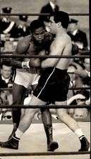 original boxing agency photograph Duilio Loi 029 with Harvey