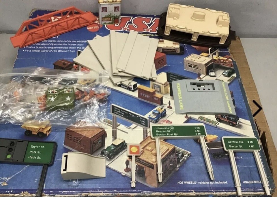 Hot Wheels USA Bulder set 2 (1982) : r/HotWheels Hot Wheels USA Bulder set 2 (1982) : r/HotWheels