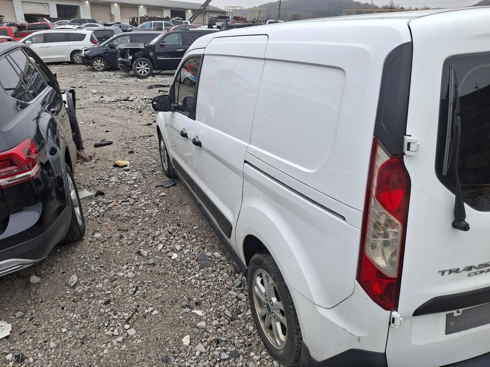 Used Front Upper Center Console fits: 2021 Ford Transit connect roof w/o sunroof - Image 3 of 4