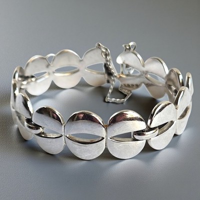 Monet Silver Tone Eye Link Bracelet Articulated Mid Century Modern Size 7
