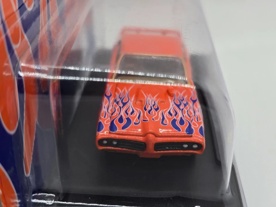 2025 M2 Machines Drivers Orange Blue Flames 1969 Pontiac GTO Chase R123 24-69 - Image 4 of 4
